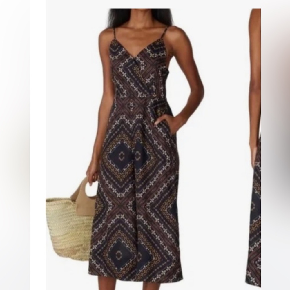 Nicolas cropped flowy Linen jumpsuit size 2, perfect condition.